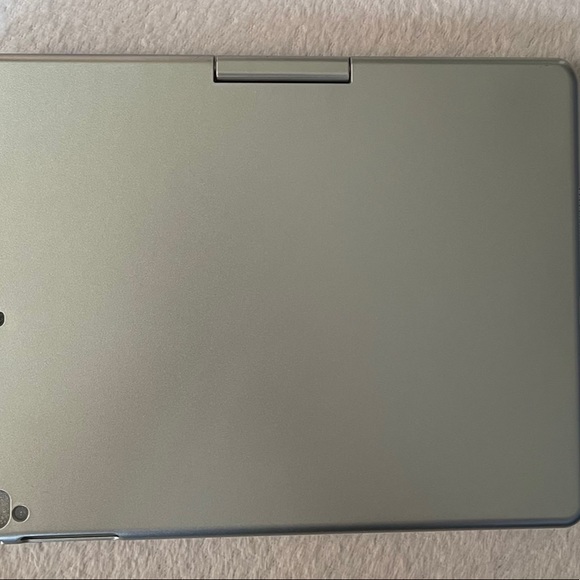 NEW Silver Tablet/iPad Case With Wireless Bluetooth Keyboard - Picture 5 of 8